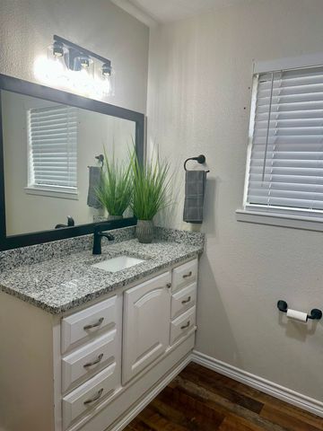 209 Chestnut, Van, TX 75790