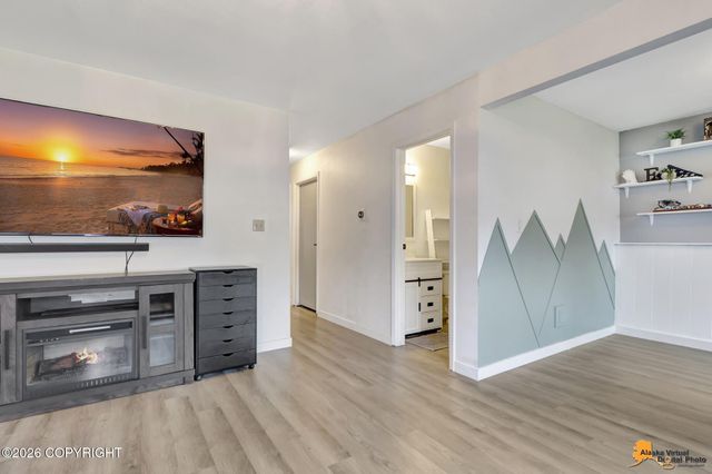 4931 E 5th Avenue, Anchorage, AK 99508