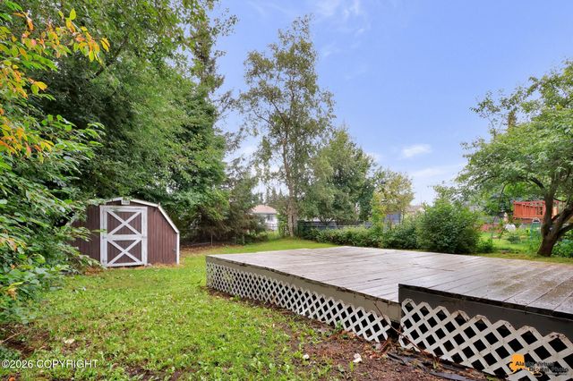 4931 E 5th Avenue, Anchorage, AK 99508
