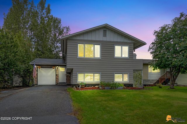 4931 E 5th Avenue, Anchorage, AK 99508