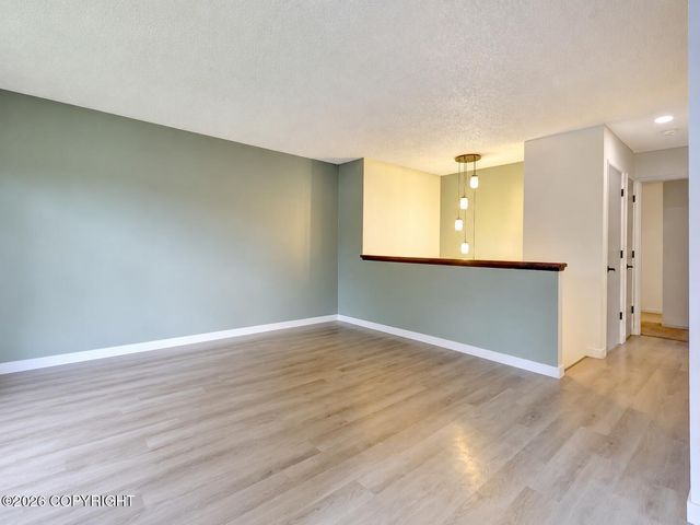4931 E 5th Avenue, Anchorage, AK 99508