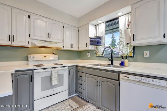4931 E 5th Avenue, Anchorage, AK 99508