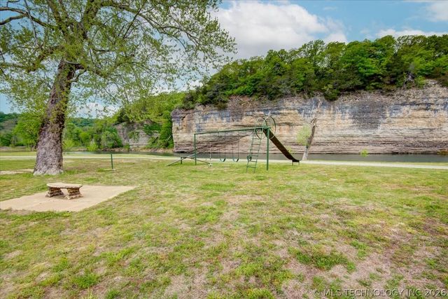 58 Oak Street, Locust Grove, OK 74352
