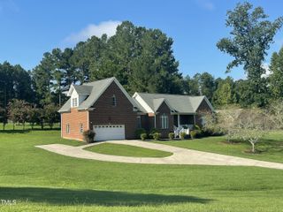 32 Valley Way, Henderson, NC 27537