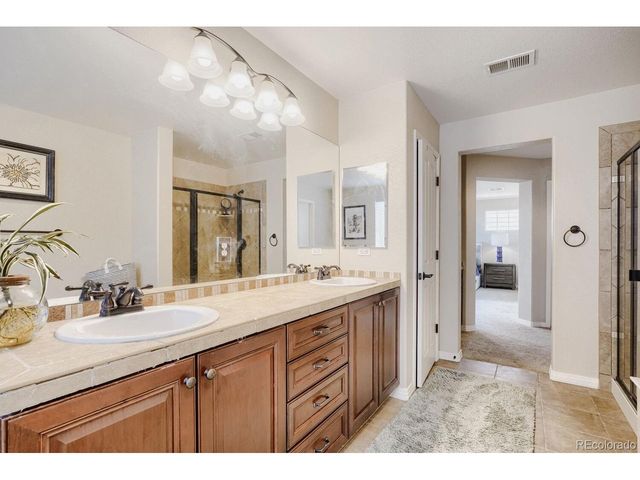 25332 E Indore Dr, Aurora, CO 80016