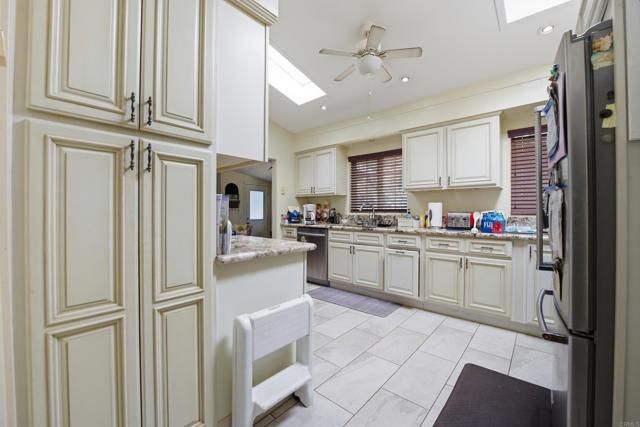 1650 N Broadway, Escondido, CA 92026