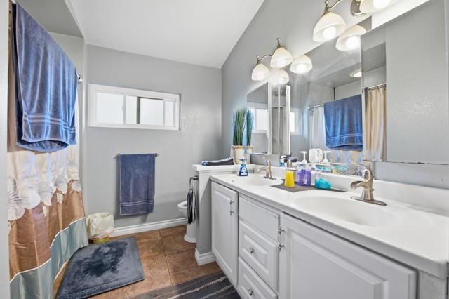 1650 N Broadway, Escondido, CA 92026