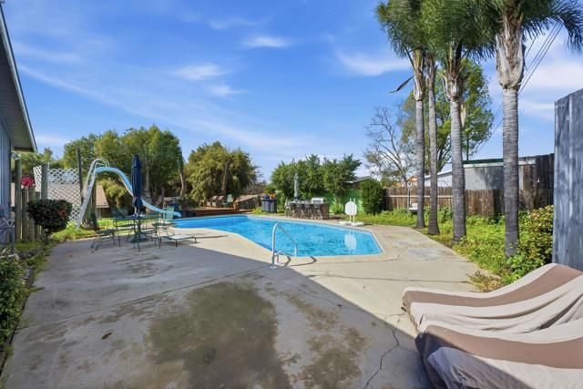 1650 N Broadway, Escondido, CA 92026