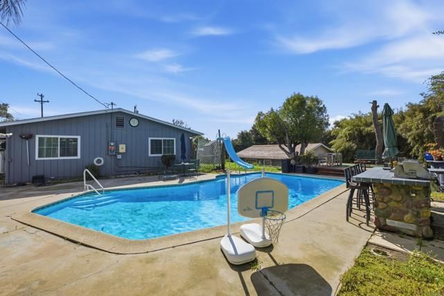 1650 N Broadway, Escondido, CA 92026