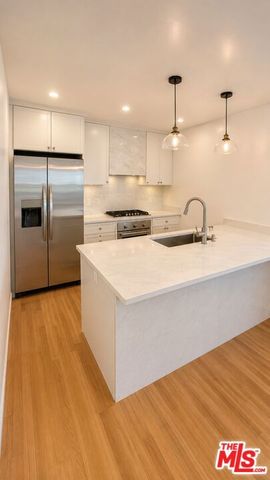 25 PRIVATEER Street, Marina Del Rey, CA 90292