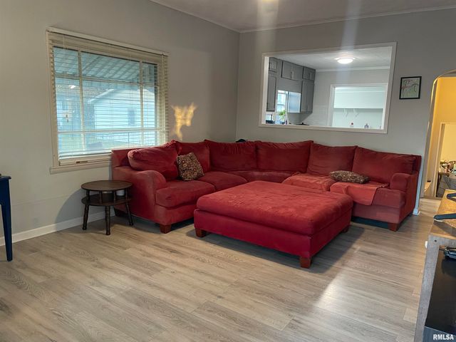 1202 E Parham Street, Marion, IL 62959