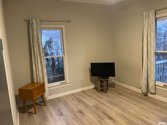 1202 E Parham Street, Marion, IL 62959