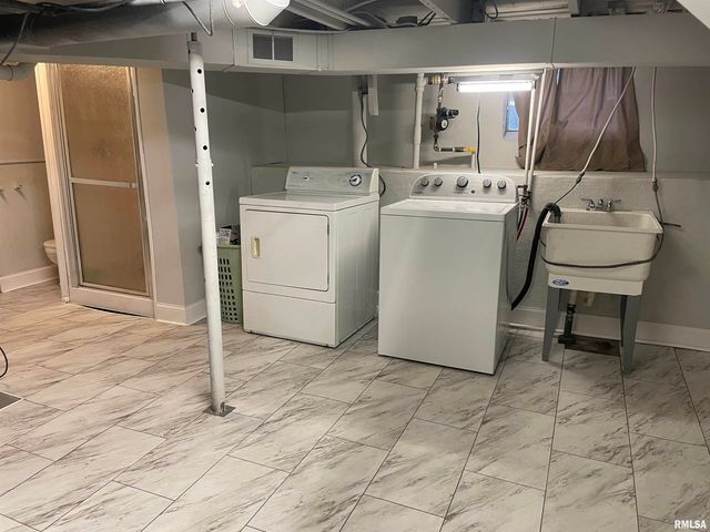 1202 E Parham Street, Marion, IL 62959