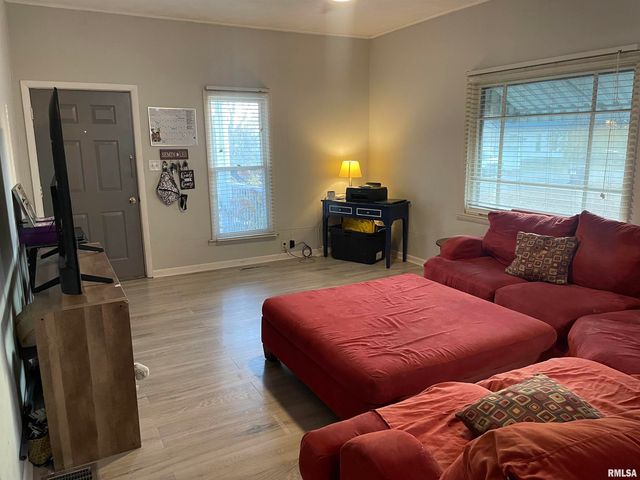 1202 E Parham Street, Marion, IL 62959