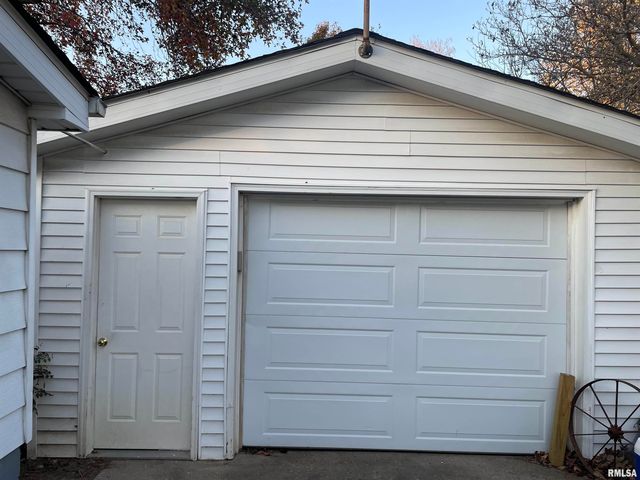 1202 E Parham Street, Marion, IL 62959