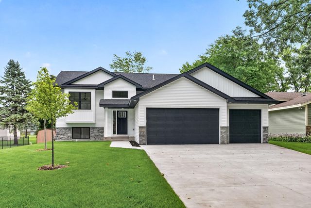 10717 Lincoln Street NE, Blaine, MN 55434