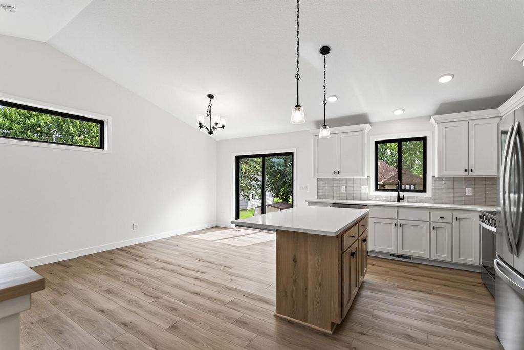10717 Lincoln Street NE, Blaine, MN 55434 — photo 4