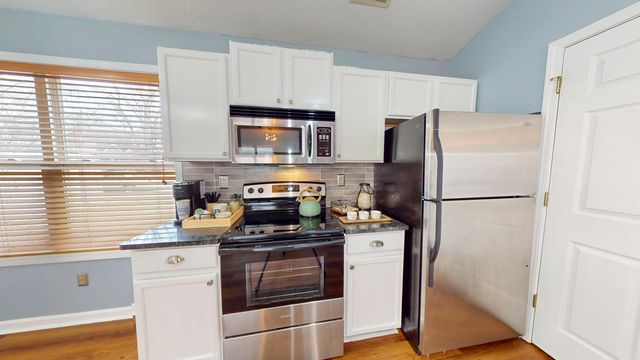 525 Old Manse Court, Lexington, KY 40517