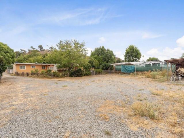 9620 Los Coches Road, Lakeside, CA 92040
