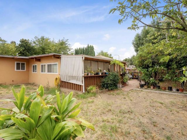 9620 Los Coches Road, Lakeside, CA 92040