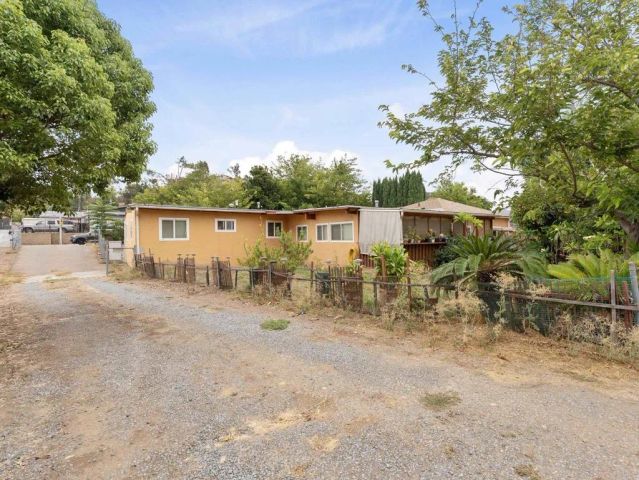 9620 Los Coches Road, Lakeside, CA 92040