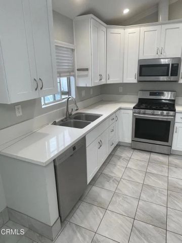 2598 Seahorse Avenue A, Ventura, CA 93001