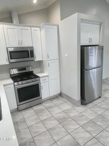 2598 Seahorse Avenue A, Ventura, CA 93001