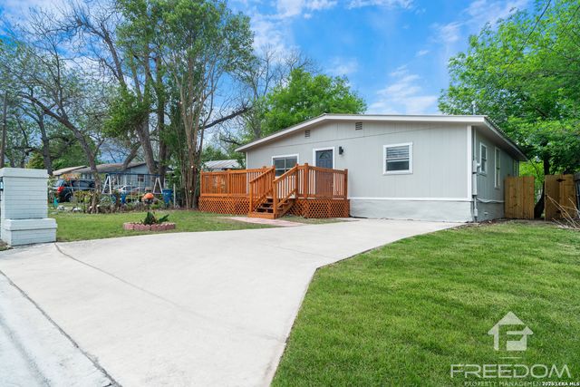1824 Katy St, New Braunfels, TX 78130