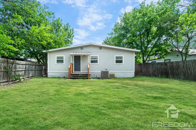 1824 Katy St, New Braunfels, TX 78130