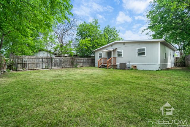 1824 Katy St, New Braunfels, TX 78130