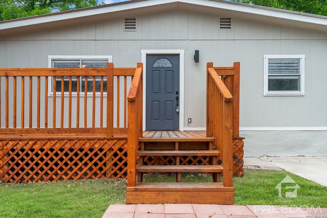 1824 Katy St, New Braunfels, TX 78130