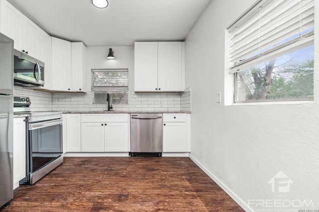 1824 Katy St, New Braunfels, TX 78130