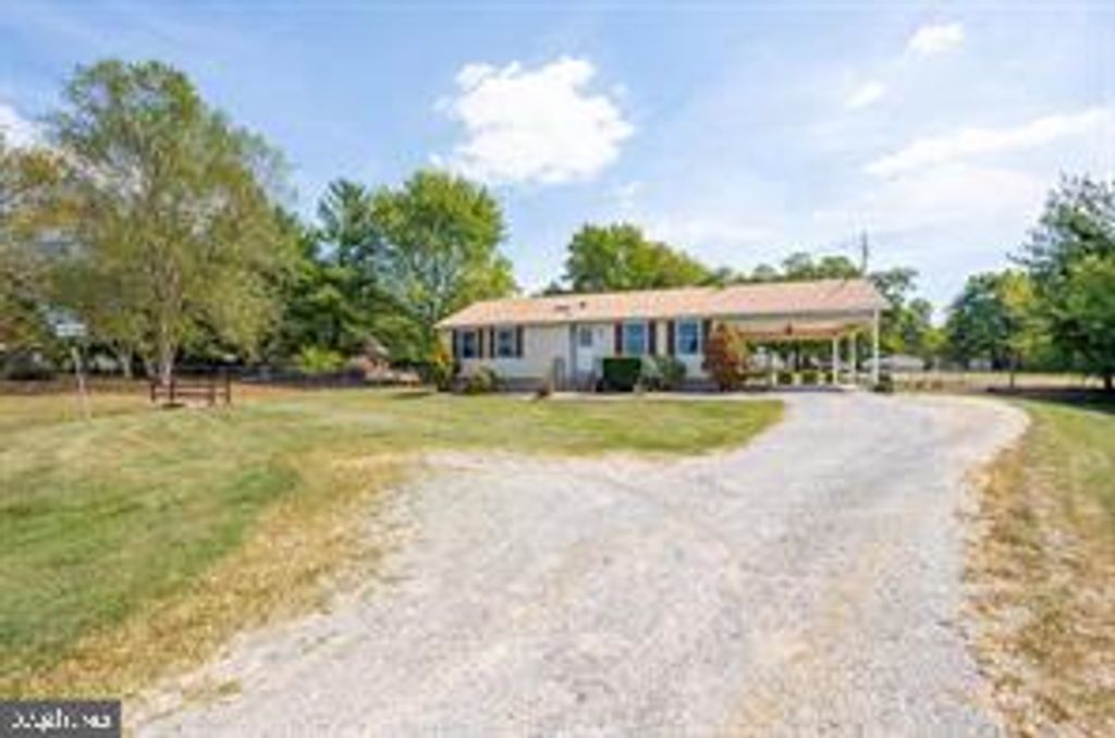 25-A S BERLIN PIKE, Lovettsville, VA 20180