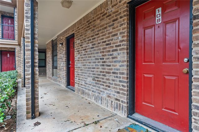 1421 S 12th Street 108, Waco, TX 76706