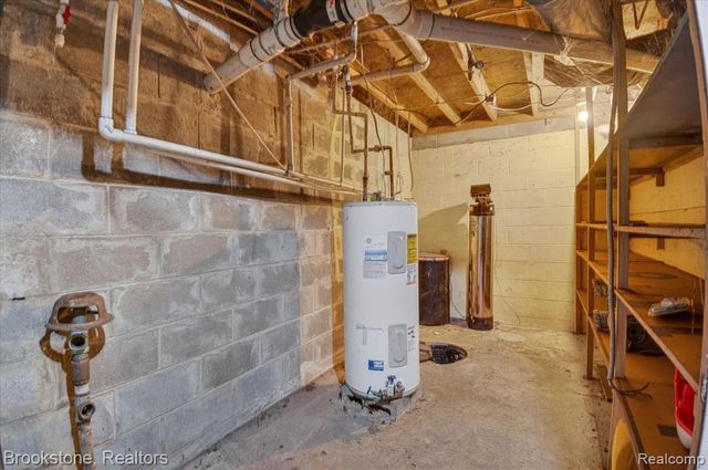 6756 W Beard Road, Perry, MI 48872