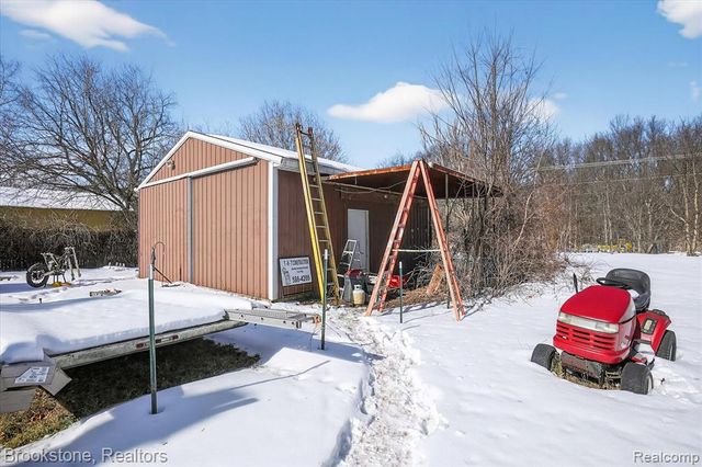 6756 W Beard Road, Perry, MI 48872