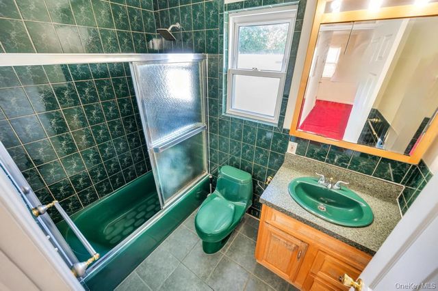8343 261st Street, Glen Oaks, NY 11004