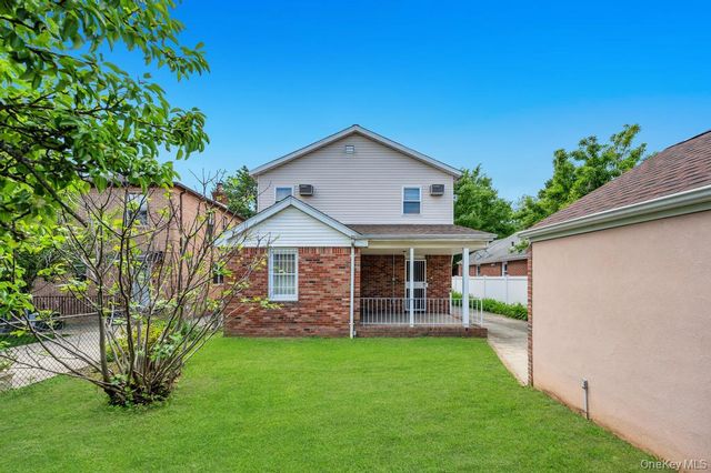 8343 261st Street, Glen Oaks, NY 11004