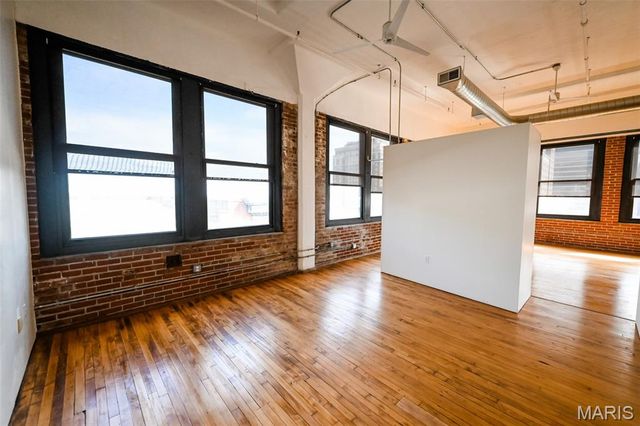 1010 Saint Charles Street 1002, St Louis, MO 63101