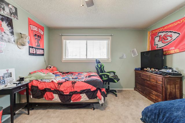 2503 N 2nd Street, Tahoka, TX 79373