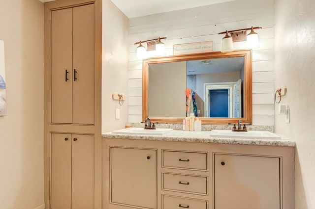 2503 N 2nd Street, Tahoka, TX 79373