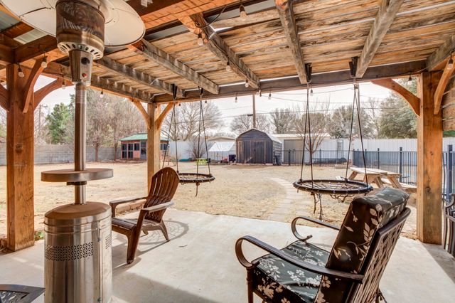 2503 N 2nd Street, Tahoka, TX 79373