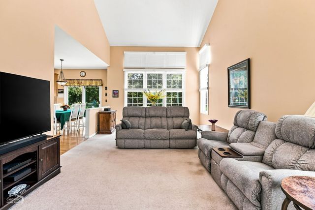 7878 Redtail Drive, Crystal Lake, IL 60014