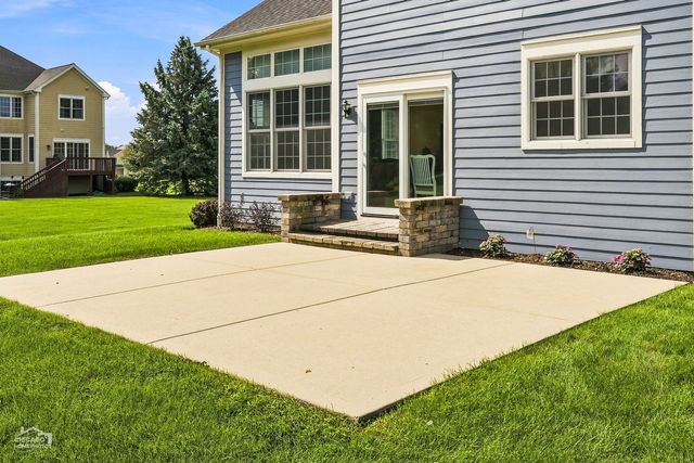 7878 Redtail Drive, Crystal Lake, IL 60014