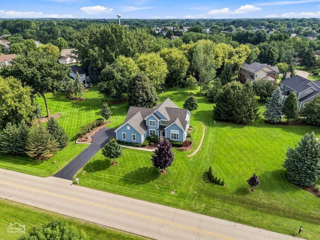 7878 Redtail Drive, Crystal Lake, IL 60014
