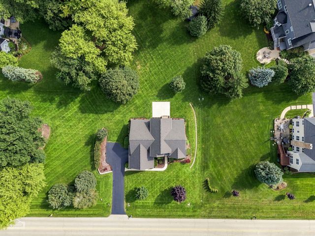 7878 Redtail Drive, Crystal Lake, IL 60014