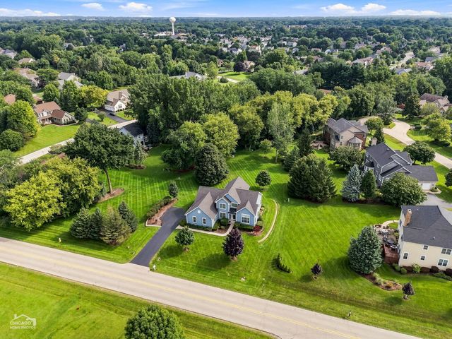 7878 Redtail Drive, Crystal Lake, IL 60014