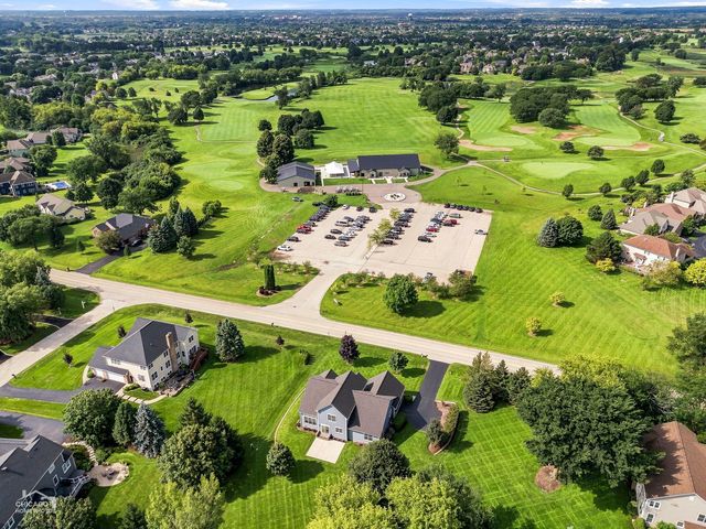 7878 Redtail Drive, Crystal Lake, IL 60014