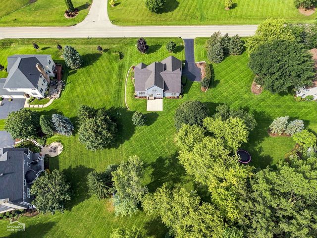 7878 Redtail Drive, Crystal Lake, IL 60014