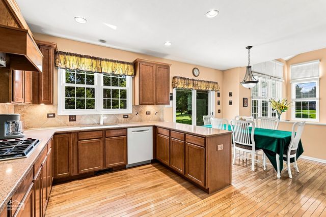 7878 Redtail Drive, Crystal Lake, IL 60014